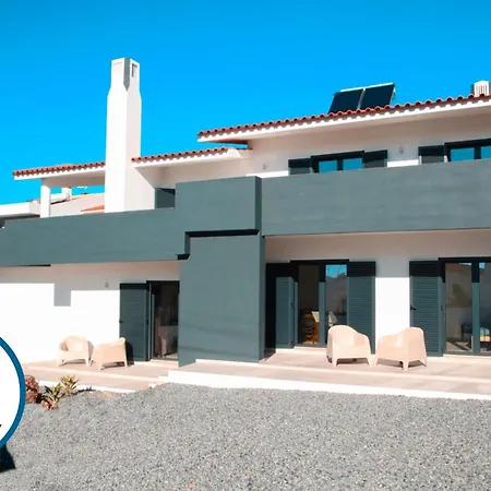 Solarys - Moradia Moderna Com Piscina Aquecível Em * Albufeira