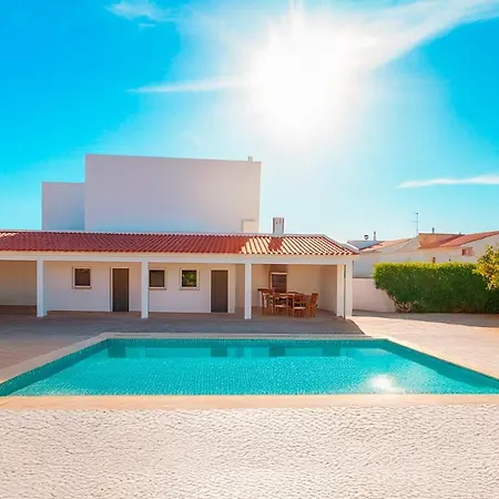 Villa Solarys - Moradia Moderna Com Piscina Aquecível Em