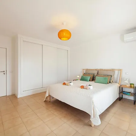 Solarys - Moradia Moderna Com Piscina Aquecível Em