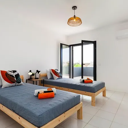 Solarys - Moradia Moderna Com Piscina Aquecível Em