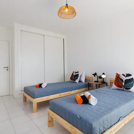 Solarys - Moradia Moderna Com Piscina Aquecível Em Villa *