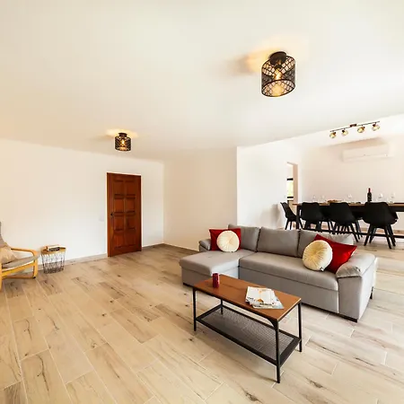 Solarys - Moradia Moderna Com Piscina Aquecivel Em * 阿尔布费拉