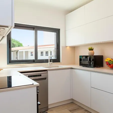 Solarys - Moradia Moderna Com Piscina Aquecível Em Villa *