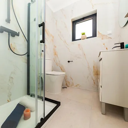 Solarys - Moradia Moderna Com Piscina Aquecivel Em