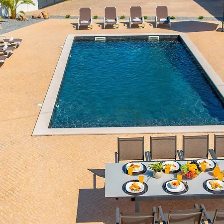 Solarys - Moradia Moderna Com Piscina Aquecível Em Albufeira