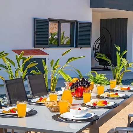 Solarys - Moradia Moderna Com Piscina Aquecível Em