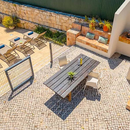 Solarys - Moradia Moderna Com Piscina Aquecível Em * Albufeira