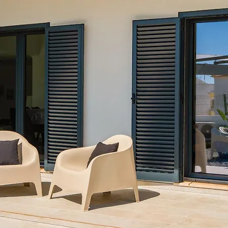 Villa Solarys - Moradia Moderna Com Piscina Aquecível Em *